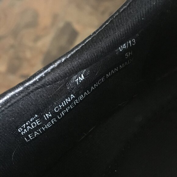 Clarks Black Leather Zipper Shoes - Picture 4 of 10